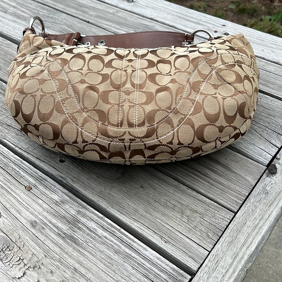 COACH - Picture 8 of 10